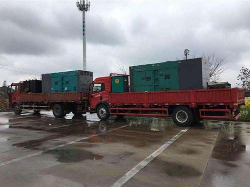 市南涂抹密封胶后，需要等待多长时间才能安装水冷式机油散热器密封件？